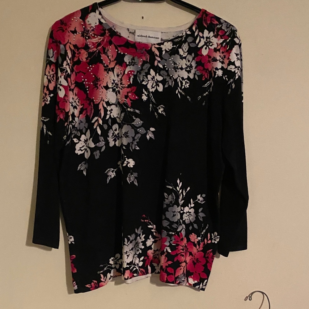 Alfred Dunner Black Floral Rayon/Nylon Knit 3/4 Sleeve Top